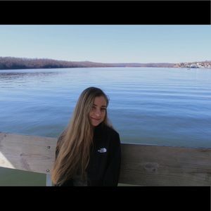 Meet your Posher, Claire